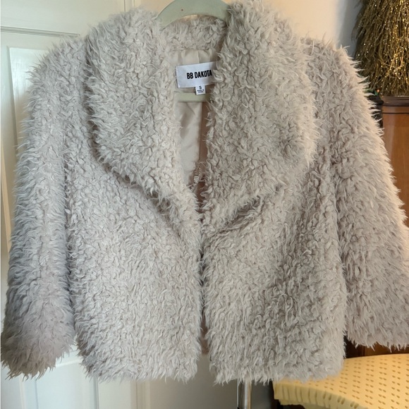 BB Dakota Jackets & Blazers - BB Dakota Women's Plush Cream Teddy Jacket